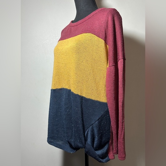 ODDY Colorblock Long Sleeve Top with small knot  Size 1X - Picture 3 of 7